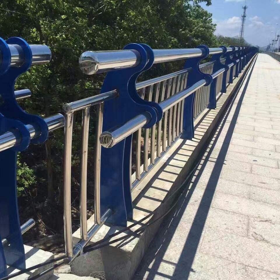 橋梁護(hù)欄廠家